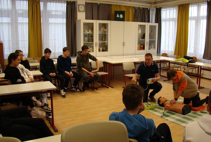 2023.03.10. - �jra�leszt�s oktat�s a fels� tagozaton