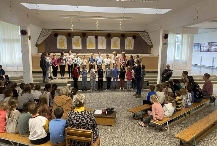 2025.11.20. - Ifj� zenebar�tok napja