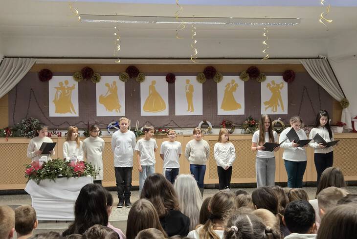 Adventi gyertyagy�jt�s 2.