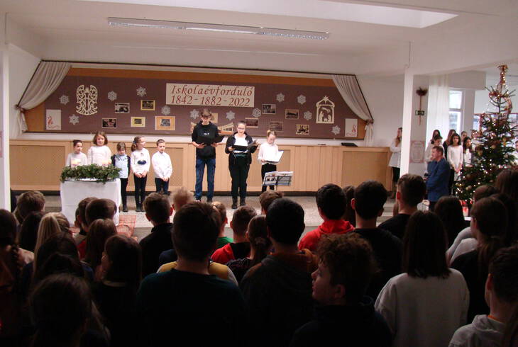 Adventi gyertyagy�jt�sok